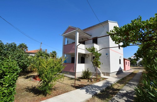 Bogovici Apartment | Two bedroom apartment with terrace Malinska, Krk (A-20381-a)