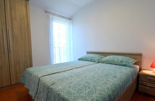 Vantacici Apartment | Two bedroom apartment with terrace Vantačići, Krk (A-20464-a)