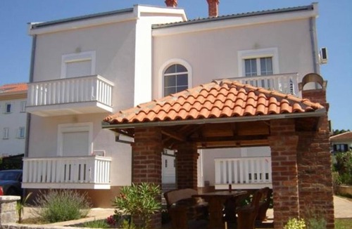 Malinska Apartment | Two bedroom apartment with terrace Malinska, Krk (A-23054-e)