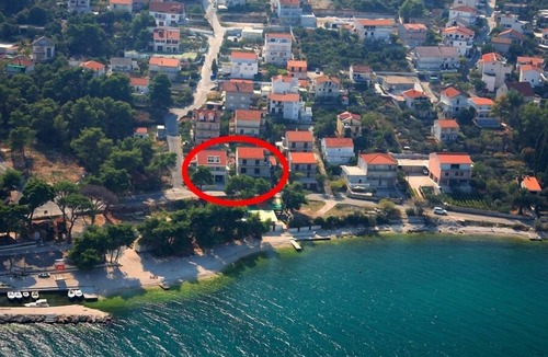 Arbanija Apartment | Two bedroom apartment near beach Mastrinka, Čiovo (A-11711-b)