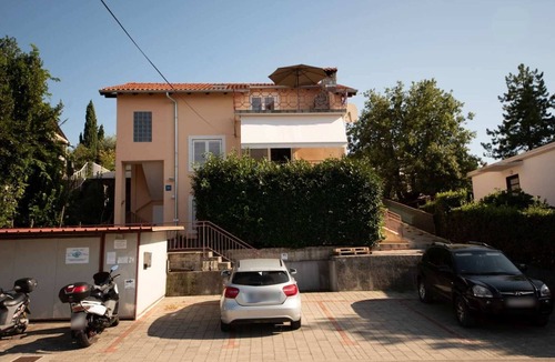 Njivice Apartment | Two bedroom apartment with a swimming pool Njivice, Krk (A-21862-b)