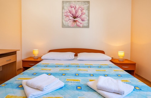 Posedarje Apartment | Two bedroom apartment with terrace and sea view Posedarje, Novigrad (A-6162-a)