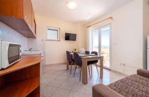 Posedarje Apartment | Two bedroom apartment with a swimming pool Posedarje, Novigrad (A-6162-b)