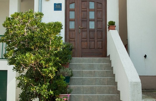 Primosten Burnji Apartment | Two bedroom apartment near beach Bilo (Primošten) (A-4191-b)