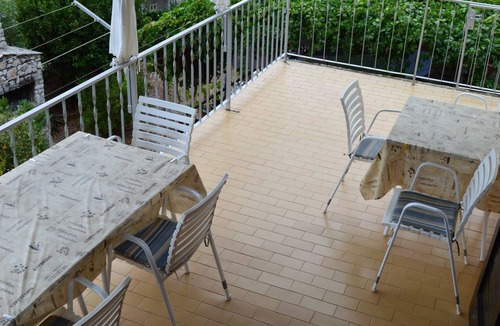 Primosten Burnji Apartment | Two bedroom apartment with terrace and sea view Bilo (Primošten) (A-12434-b)