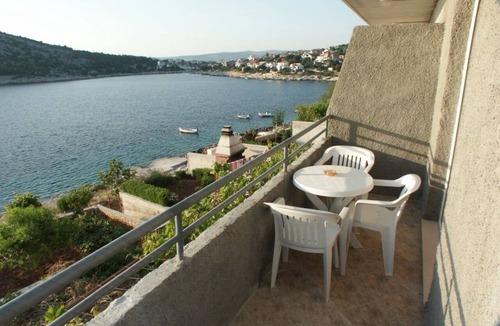 Razanj Apartment | Two bedroom apartment near beach Ražanj, Rogoznica (A-2100-b)