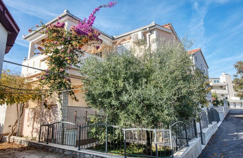Rogoznica Apartment | Two bedroom apartment with balcony and sea view Rogoznica (A-2895-b)