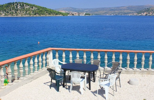 Razanj Apartment | Two bedroom apartment near beach Ražanj, Rogoznica (A-10318-d)