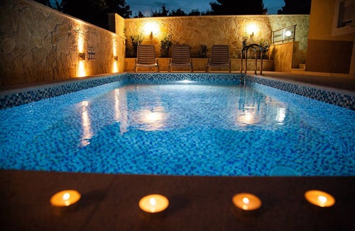 Rogoznica Apartment | Two bedroom apartment with a swimming pool by the beach Zečevo Rtić, Rogoznica (A-11869-c)