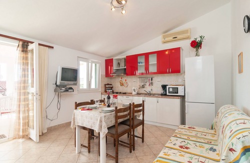 Rogoznica Apartment | Two bedroom apartment with terrace and sea view Rogoznica (A-15551-b)
