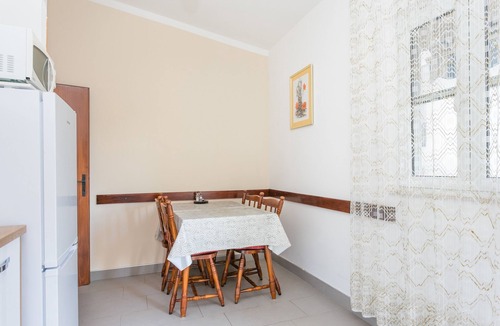 Businci Apartment | Two bedroom apartment with terrace and sea view Arbanija, Čiovo (A-18797-a)
