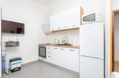 Businci Apartment | Two bedroom apartment with terrace and sea view Arbanija, Čiovo (A-18797-a)