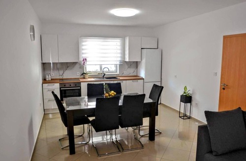 Brna Apartment | Two bedroom apartment with terrace Brna, Korčula (A-10065-a)