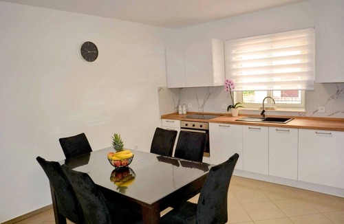 Brna Apartment | Two bedroom apartment with terrace Brna, Korčula (A-10065-a)