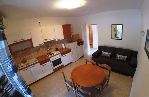 Brna Apartment | Two bedroom apartment with terrace and sea view Brna, Korčula (A-15730-a)