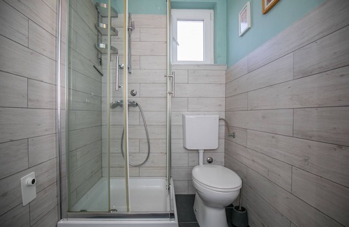 Sukosan Apartment | Two bedroom apartment near beach Sukošan, Zadar (A-10418-b)