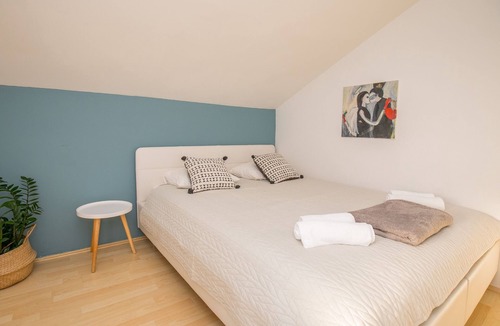 Sukosan Apartment | Two bedroom apartment near beach Sukošan, Zadar (A-10418-b)