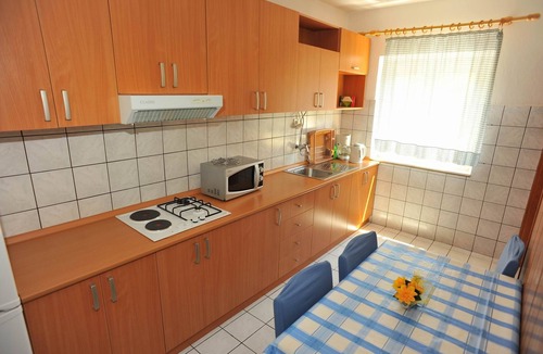 Sutivan Apartment | Two bedroom apartment with a swimming pool Sutivan, Brač (A-16846-b)