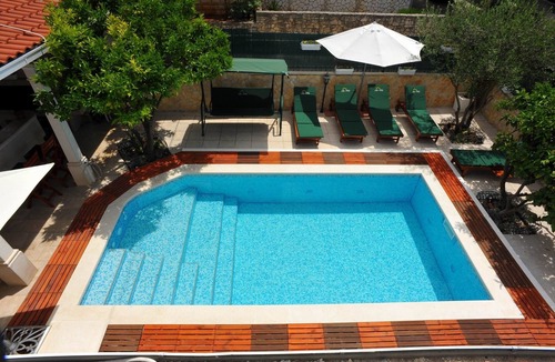 Sutivan Apartment | Two bedroom apartment with a swimming pool Sutivan, Brač (A-16846-b)