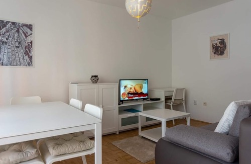Vinkovci Apartment | Two bedroom apartment with balcony Vinkovci, Slavonija (A-16805-a)