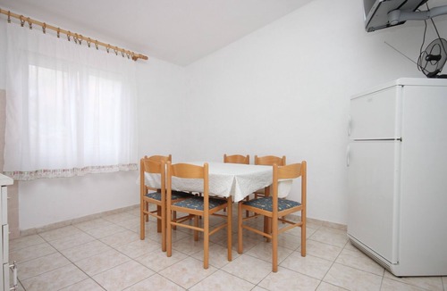 Metajna Apartment | Two bedroom apartment near beach Metajna, Pag (A-6352-a)