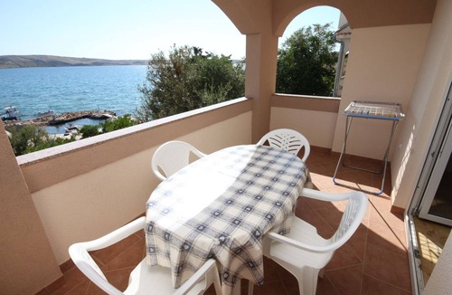 Kustici Apartment | Two bedroom apartment near beach Kustići, Pag (A-6376-e)