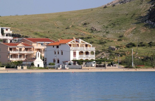 Metajna Apartment | Two bedroom apartment near beach Metajna, Pag (A-6497-b)