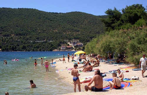 Grebastica Apartment | Two bedroom apartment near beach Šparadići, Šibenik (A-10015-a)
