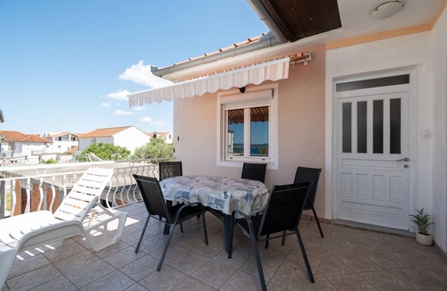 Bibinje Apartment | Two bedroom apartment near beach Bibinje (Zadar) (A-5865-b)