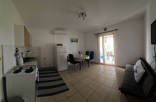 Dubrava Apartment | Two bedroom apartment near beach Cove Pještata (Pelješac) (A-10210-b)