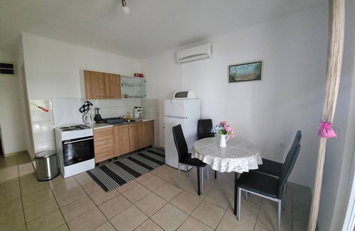 Dubrava Apartment | Two bedroom apartment near beach Cove Pještata (Pelješac) (A-10210-b)