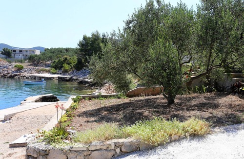 Dubrava Apartment | Two bedroom apartment near beach Cove Pještata (Pelješac) (A-10210-b)