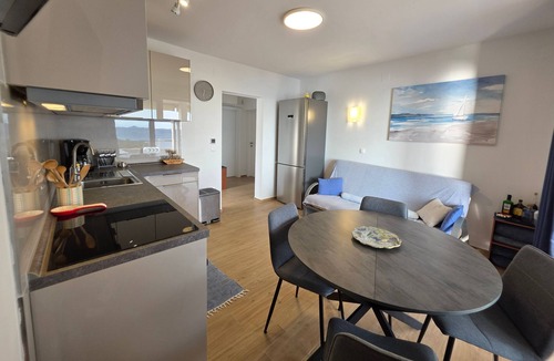 Susica Apartment | Two bedroom apartment near beach Murter (A-22397-a)