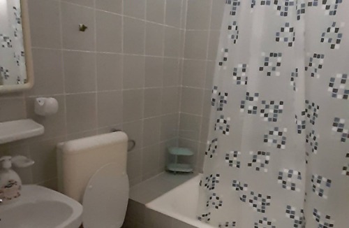 Tribunj Apartment | Two bedroom apartment near beach Tribunj, Vodice (A-12070-a)