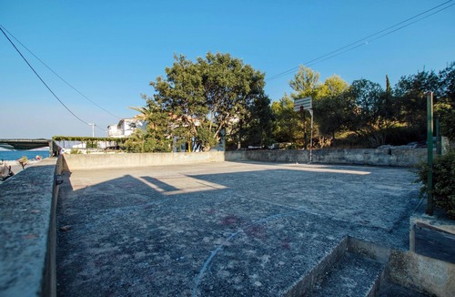 Arbanija Apartment | Two bedroom apartment near beach Arbanija, Čiovo (A-1122-b)