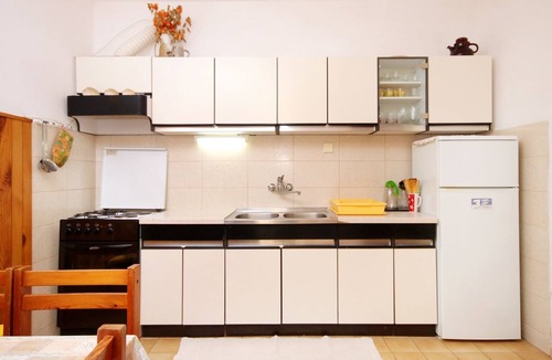 Zrnovo Apartment | Two bedroom apartment near beach Tri Žala, Korčula (A-556-a)
