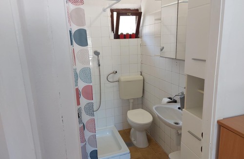 Gdinj Apartment | Two bedroom apartment near beach Cove Pobij, Hvar (A-9704-a)