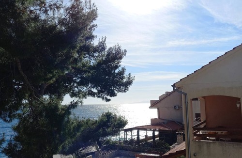 Ivan Dolac Apartment | Two bedroom apartment near beach Ivan Dolac, Hvar (A-21269-d)