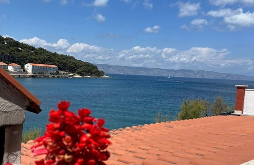 Island Hvar Apartment | Two bedroom apartment near beach Jelsa, Hvar (A-22256-a)