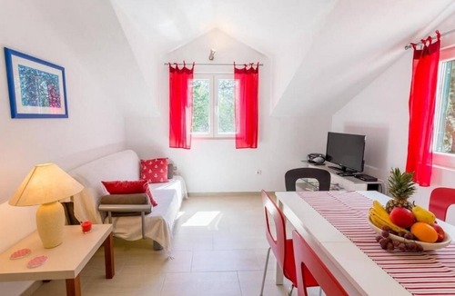 Cove Osibova (Milna) Apartment | Two bedroom apartment near beach Cove Osibova, Brač (A-20093-a)