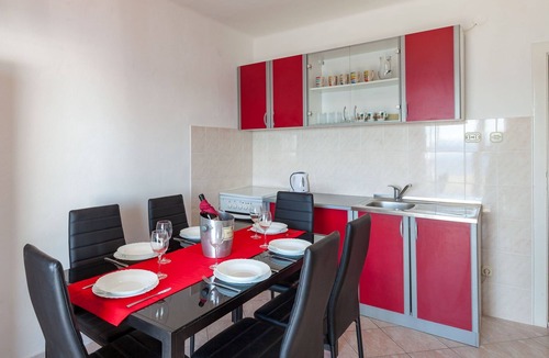 Pisak Apartment | Two bedroom apartment near beach Pisak, Omiš (A-1001-c)