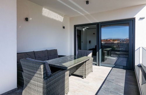 Srima Apartment | Two bedroom apartment near beach Srima - Vodice, Vodice (A-24956-b)