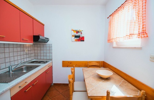 Arbanija Apartment | Two bedroom apartment near beach Mastrinka, Čiovo (A-11711-a)