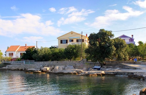 Ugljan Apartment | Two bedroom apartment near beach Ugljan (A-846-b)