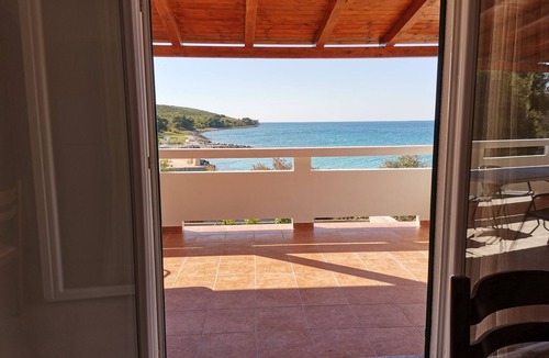 Muline Apartment | Two bedroom apartment near beach Sušica, Ugljan (A-3462-a)