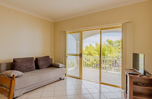 Prigradica Apartment | Two bedroom apartment near beach Prigradica, Korčula (A-14341-b)