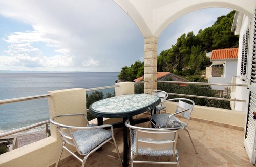 Gdinj Apartment | Two bedroom apartment near beach Cove Jedra, Hvar (A-2583-a)