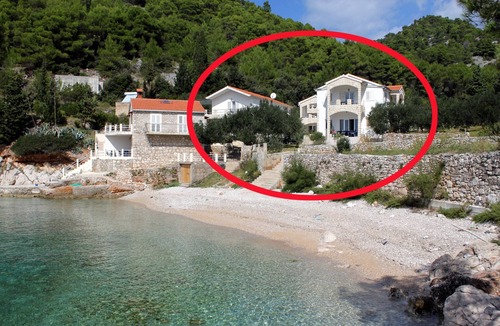 Gdinj Apartment | Two bedroom apartment near beach Cove Jedra, Hvar (A-2583-e)