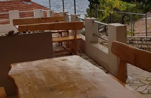 Gdinj Apartment | Two bedroom apartment near beach Cove Jedra, Hvar (A-2583-e)