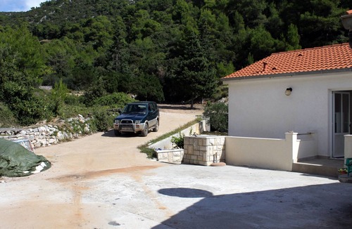 Gdinj Apartment | Two bedroom apartment near beach Cove Jedra, Hvar (A-2583-f)